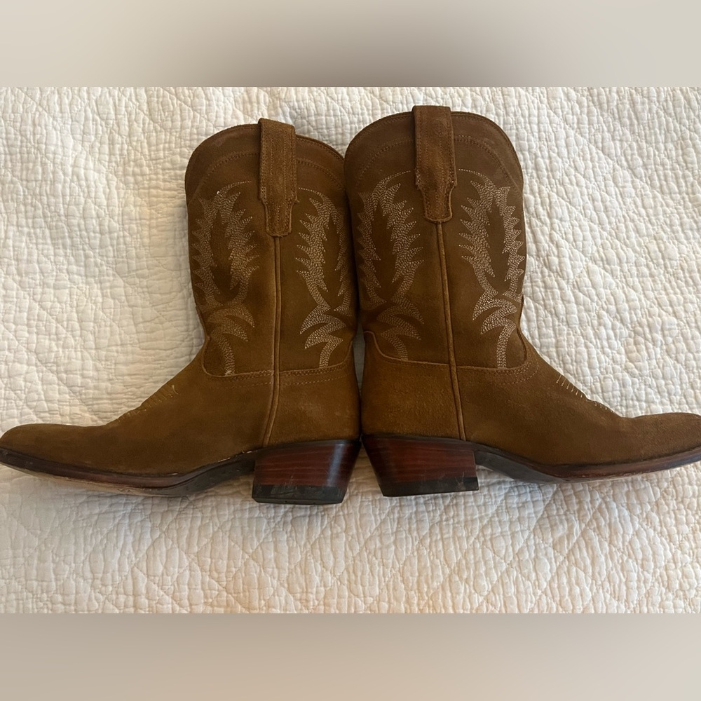 Tecovas Josie size 6 in Sienna Suede